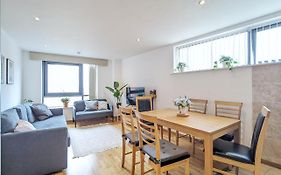 Guest Room In City Centre Near Key Attractions